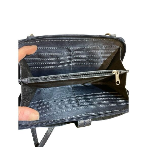 Sakroots Smartphone Crossbody Bag NWOT - Picture 3 of 3